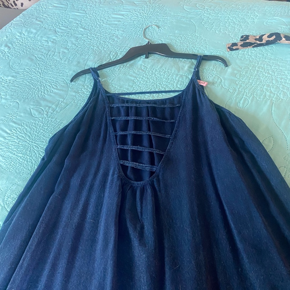 Maxi Dress with cut outs in back